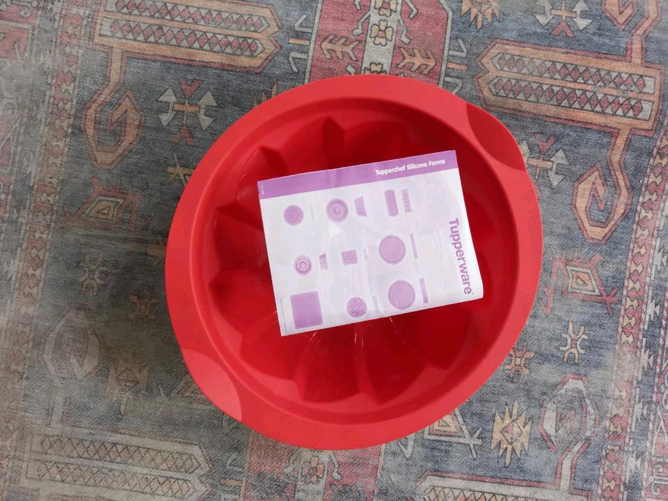 Tupperware Gugelhupf silikon Form in Biebertal