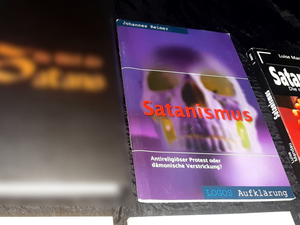 SATANISMUS BÜCHER BUCH Okkultismus Mystik Esoterik Magie Hexerei in Altlandsberg