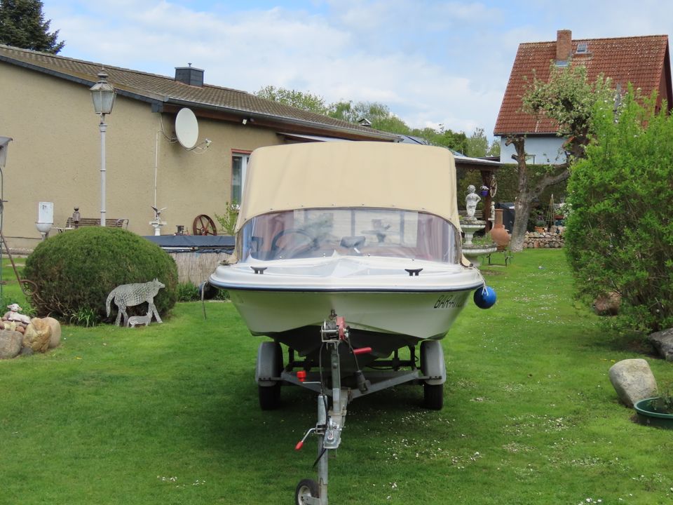 Hille Malibu + 15 ps + Trailer in Borgsdorf