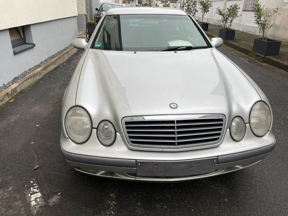 Mercedes-Benz CLK 200 in Frankfurt am Main