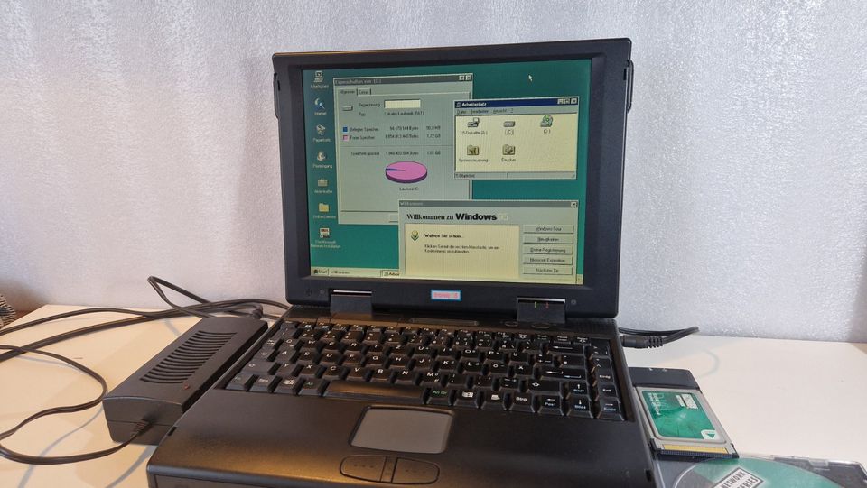 Notebook SAGER Clevo 5200PT/5210PT Windows 95, Retro in Menden