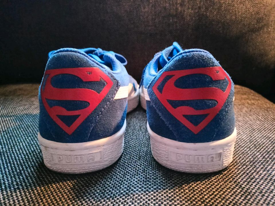 Top Puma Sneaker Superman Gr. 37 1/2 in Solingen