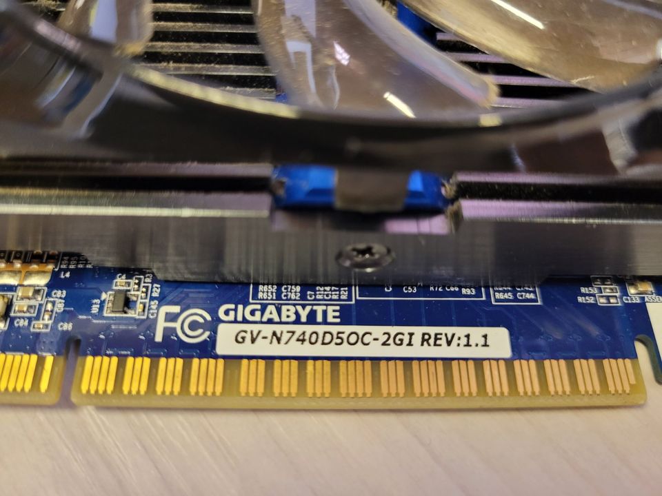 Grafikkarte Gigabyte NVIDIA GeForce GT 740 PCI-E GV-N740D5OC-2GI in Köln