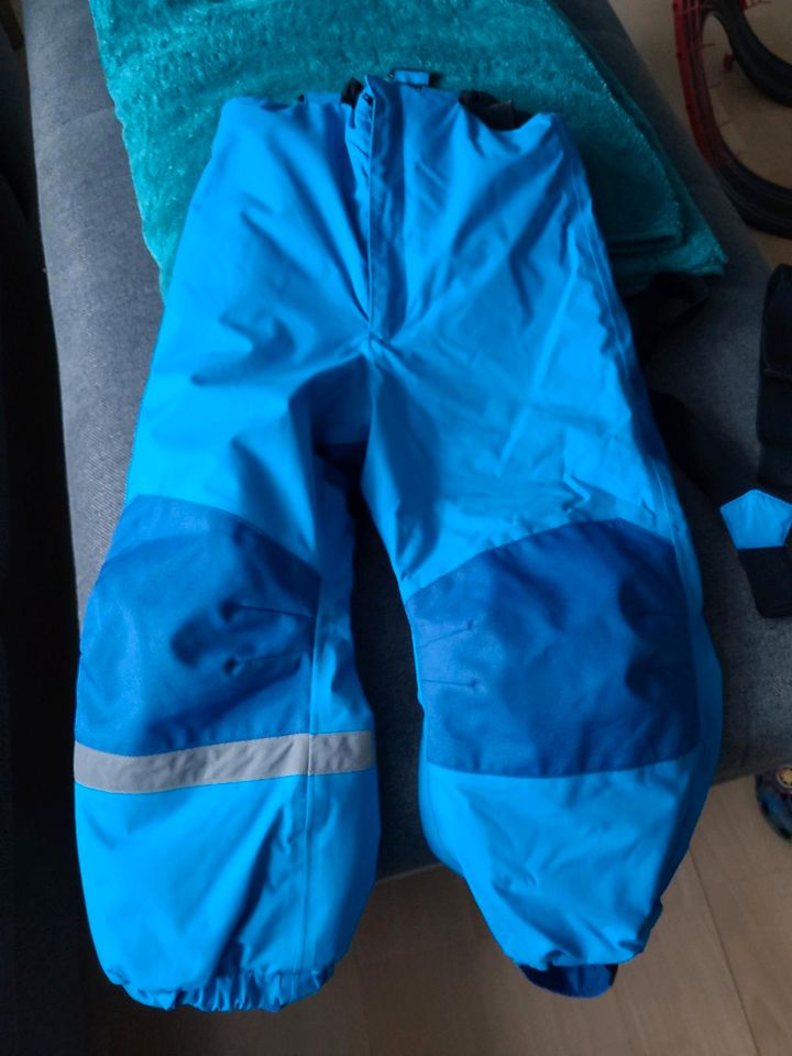 H&M Schneehose Skihose blau Gr. 110 in Rüsselsheim