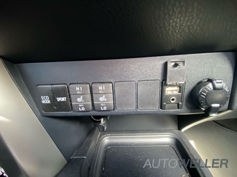 Toyota RAV 4 2.0 Executive 4x4 *Pano*18Zoll*SmartKey* in Dortmund