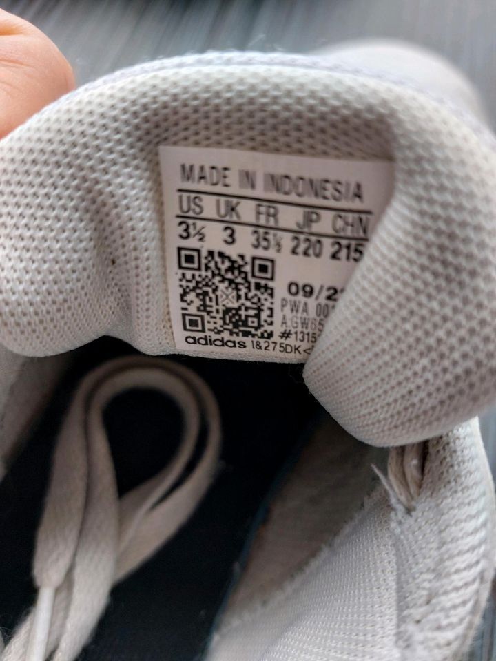 Sneaker für Kinder lvon Adidas in Größe 35,5 in Waltenhofen