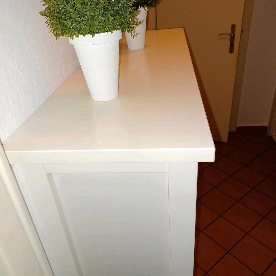 Ikea hemnes Schuhschrank weiß und Garderobe Hutablage in Heide