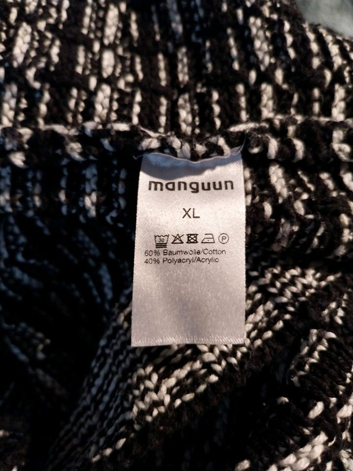 Pulli v. Manguun, schwarz/weiß, Rundhalsausschnitt, 60%Cotton in Siegburg