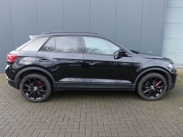 Volkswagen T-Roc T 1.5 TSI BLACK STYLE Sport+NAVI+SPURHALT. in Hainburg