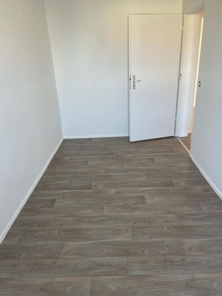 Jetzt in eine sehr schön renovierte Wohnung mit Balkon und Tageslichtbad ziehen in Heldrungen