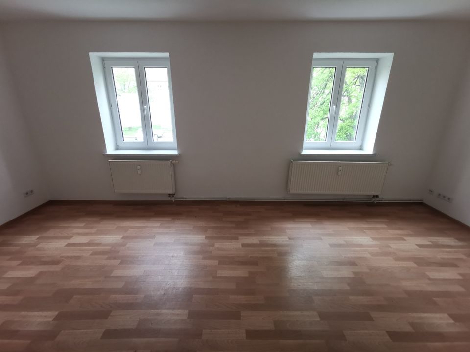 Schicke 2-Raum-Wohnung mit geräumigem Wohnzimmer in ruhiger Lage in Merseburg