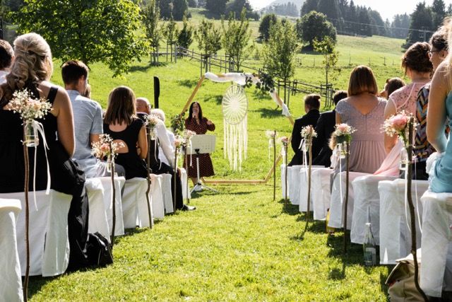 Freie Traurednerin/Sängerin im Allgäu, freie Trauung in Obergünzburg