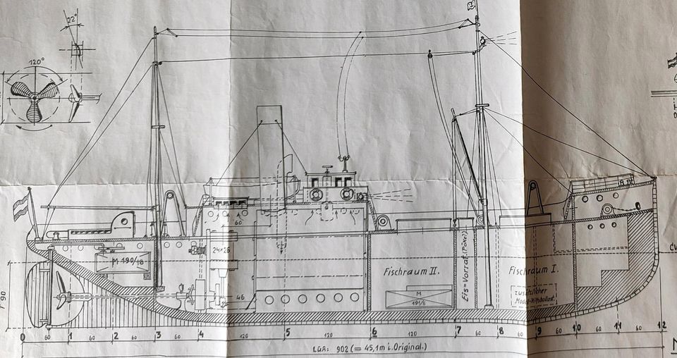 Schiffs-Modellbau-Anleitung Hochsee-Fischereidampfer Uwe Kröger in Dresden