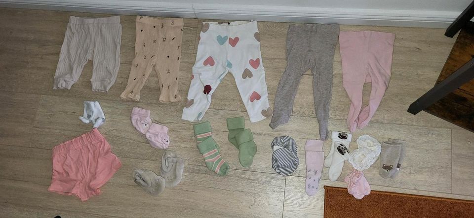 Mädchen Baby Set mit Windeln in Berlin