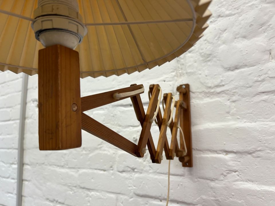 Scherenlampe Wandleuchte Holz Vintage Mid-Century Lampe in Berlin