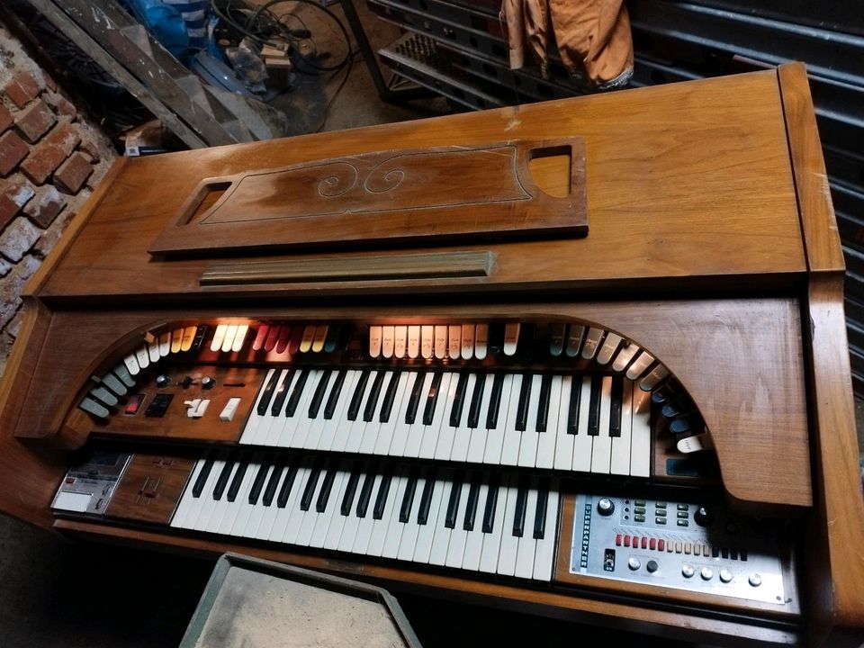 Heimorgel FARFISA in Leipzig