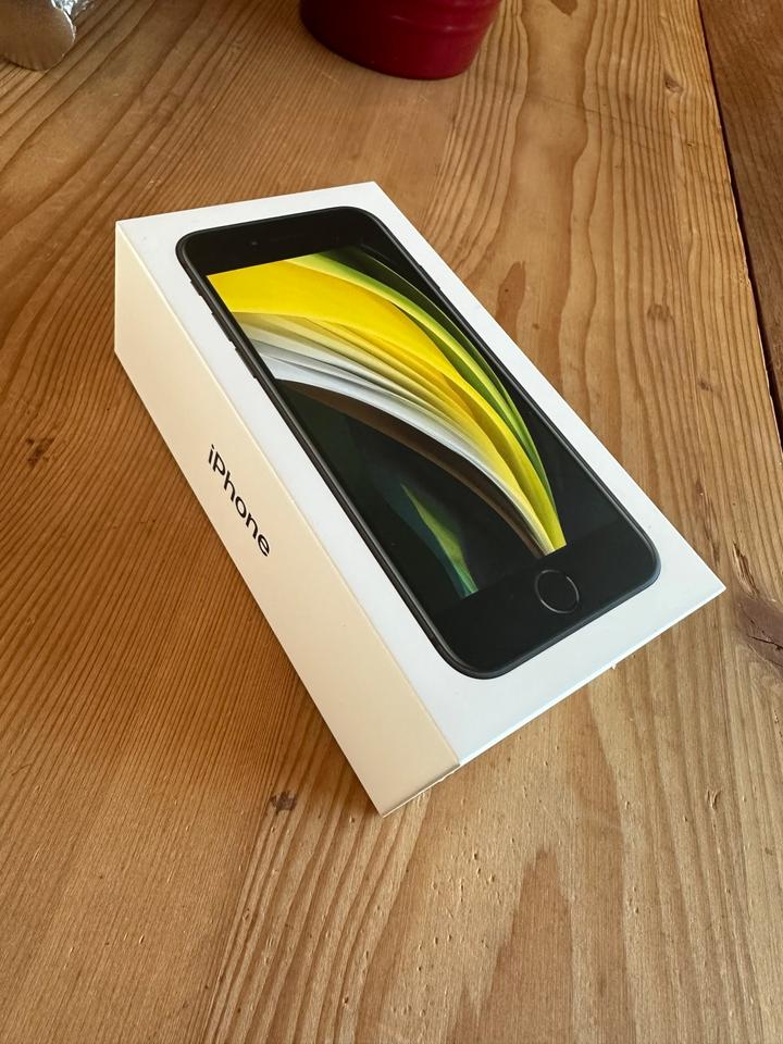 Apple iPhone SE 2020 128GB schwarz in Sigmaringen