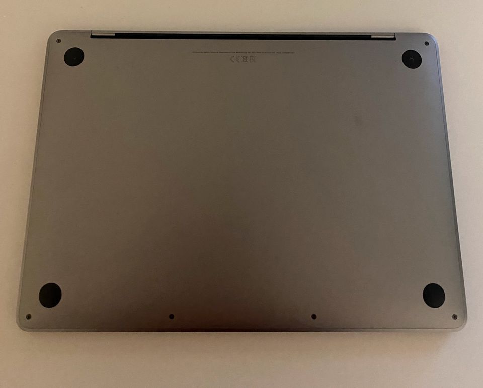 MacBook Pro 2019 inkl. Touch Bar (Ausschließlich 80 Ladezyklen) in Bremen