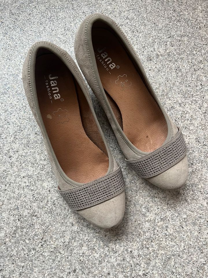 Pumps Jana beige/ braun in Hauzenberg