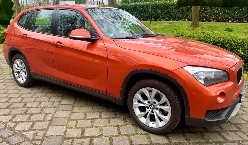 BMW X1 18d sDrive. Facelift! Navi, Panorama,Vollausstatt.Scheckh. in Meerbusch