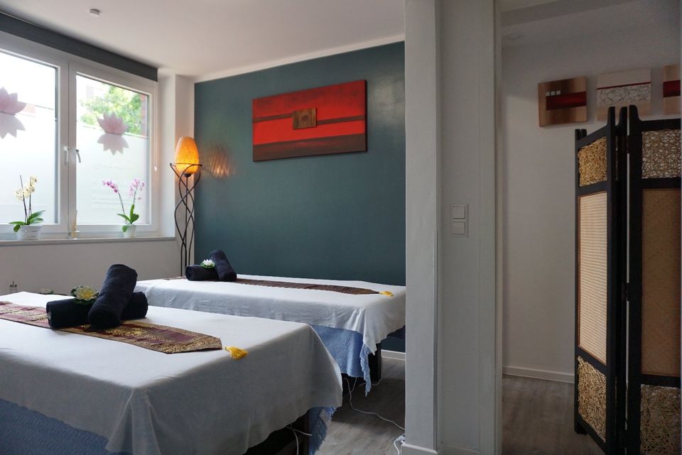 Masseurin für Thai Massagen , Wellness Massagen in Hamburg