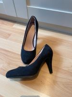 Schwarze Pumps High Heels Größe 37 Frankfurt am Main - Gutleutviertel Vorschau