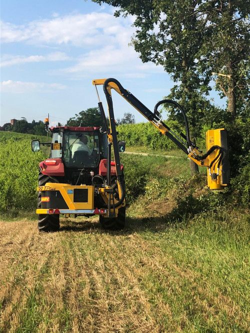 Omarv Böschungsmulcher D750T - 7,5M Ausleger - Auslegemulcher 120 in Brockscheid