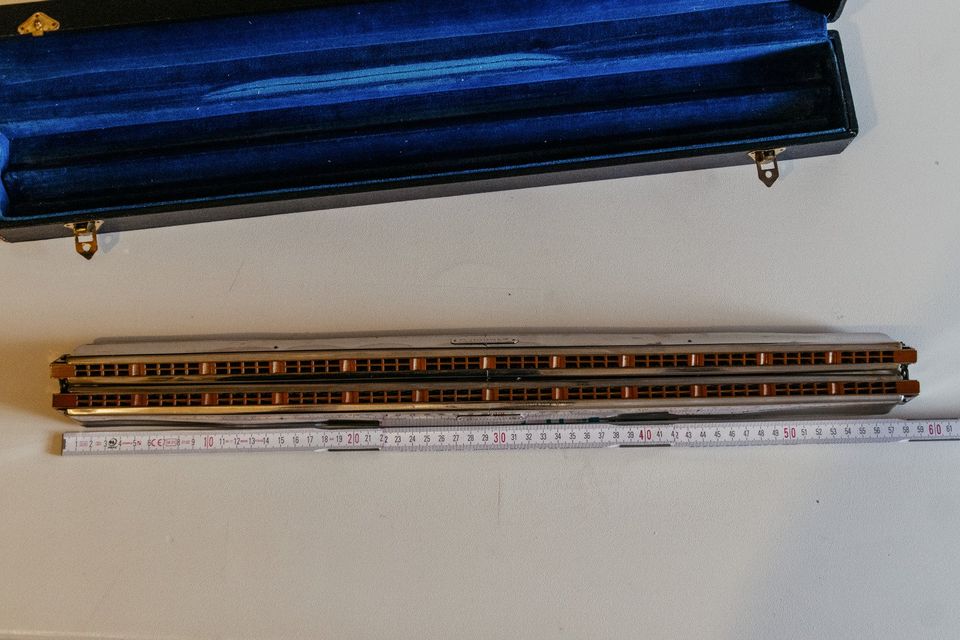 Größte Mundharmonika der Welt. Hohner Chord 48, wie neu in Niedereschach