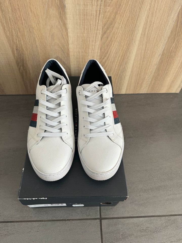 Damen Sneaker Tommy Hilfiger  Größe 39 in Groß-Zimmern