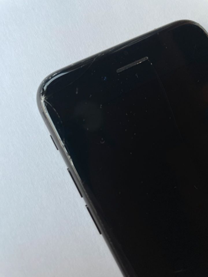 Apple iPhone 7 128GB - Display defekt in Eichenzell