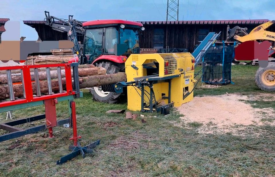 Sägespalter, Brennholz,Sägespaltautomat,Forst in Bechhofen