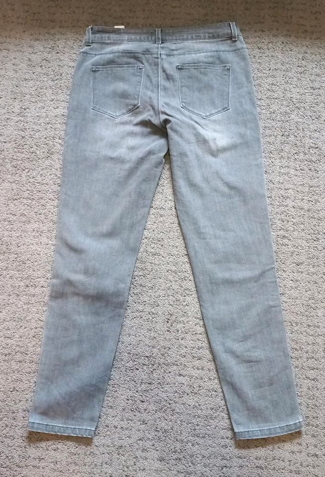 Hose von Heine Gr. 40 L (18) Damen Jeans Grau Kleidung in Mönchengladbach