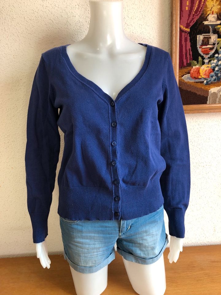 Leichte Strickjacke Cardigan Pullover Baumwolle Gr.M in Stadtallendorf