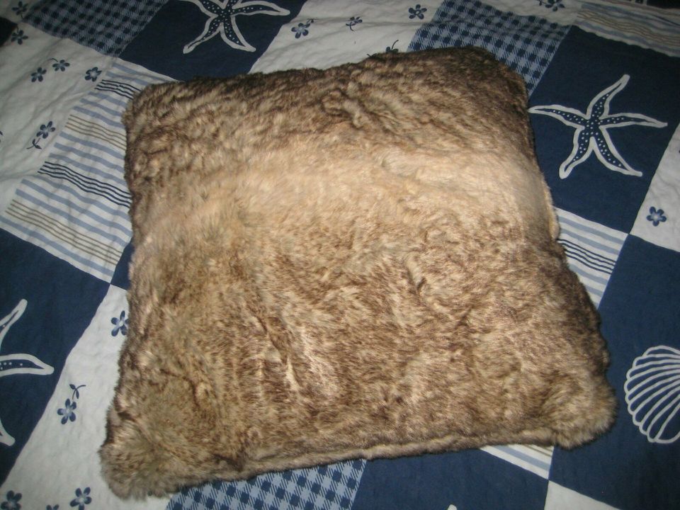 Kissen mit Füllung und Bezug Größe:50x50cm Sandsten  NEU in Garbsen