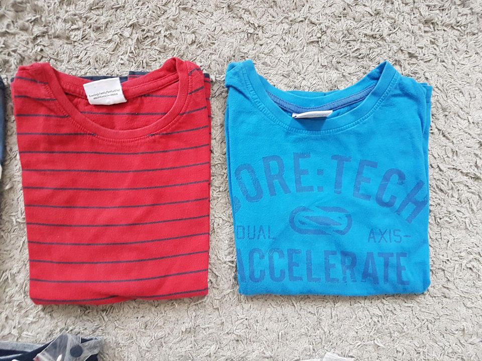 Long-Shirt Jungen-Shirt Kinder-Shirt Oberteil Gr. 128 in Borchen