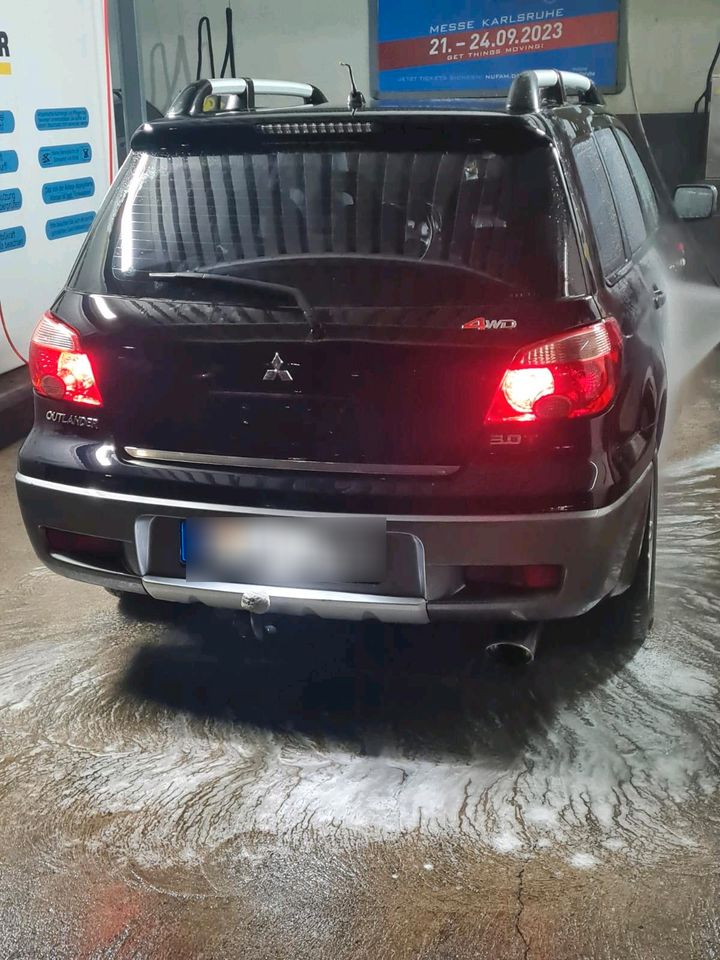Mitsubishi outlender 4×4 Neue Bremsbeläge und Reifen Vorder Achse in Plochingen