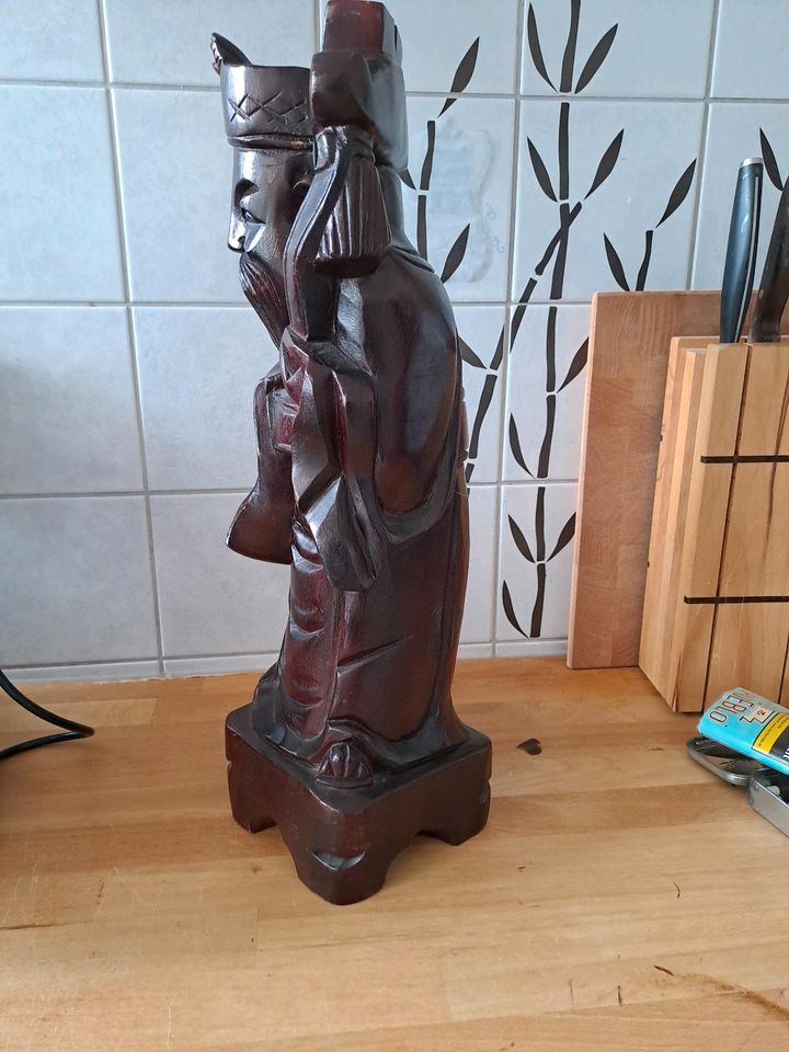 Konfuzius (?) Chinesische Figur aus Holz in Moers