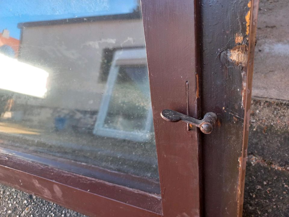 Fenster mit Bogen braun Holz in Bad Klosterlausnitz