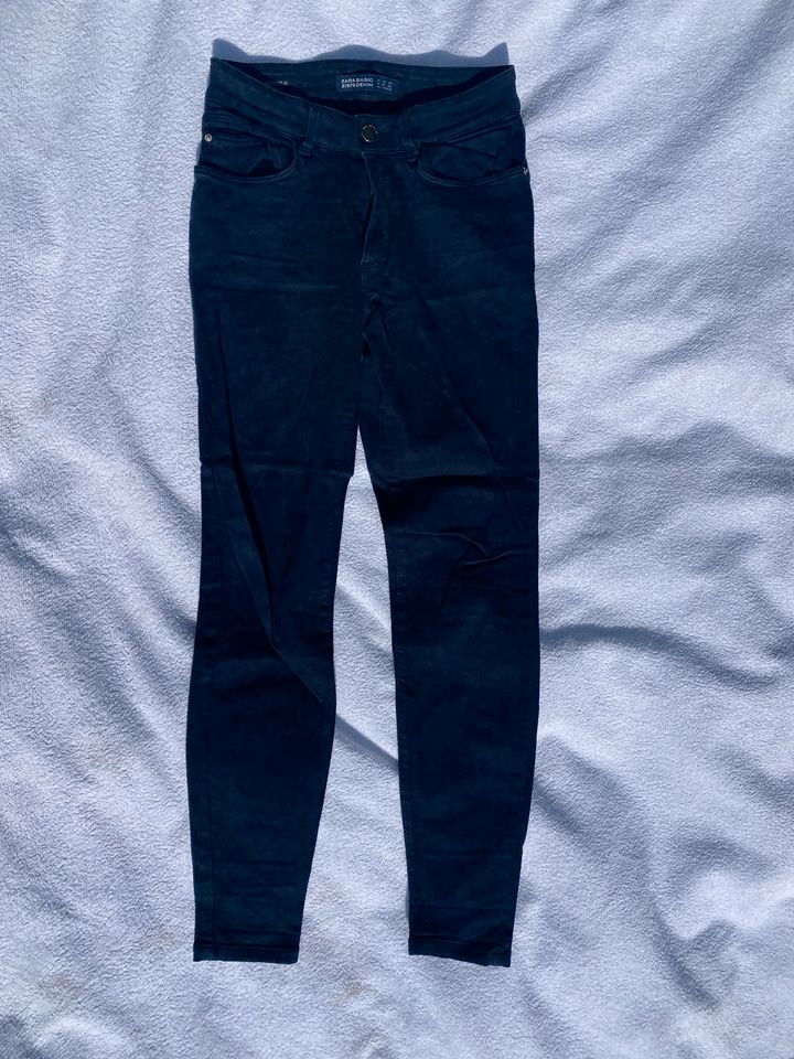 Jeans Hose Zara 34 XS blau dunkelblau navy in Saarbrücken