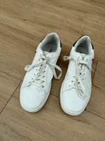 Sneaker von Levi’s in weiß 43 Niedersachsen - Dinklage Vorschau