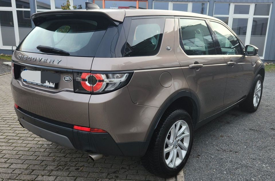 Land Rover Discovery Sport Automatik 4WD SE Standheizung in Erbach