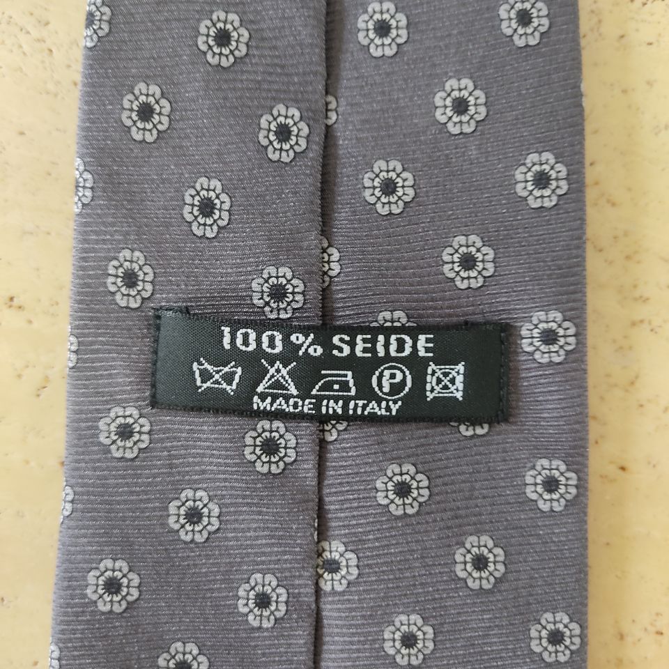 Seidenkrawatte Krawatte Seide Halstuch Schlips Binder grau Blumen in Hannover