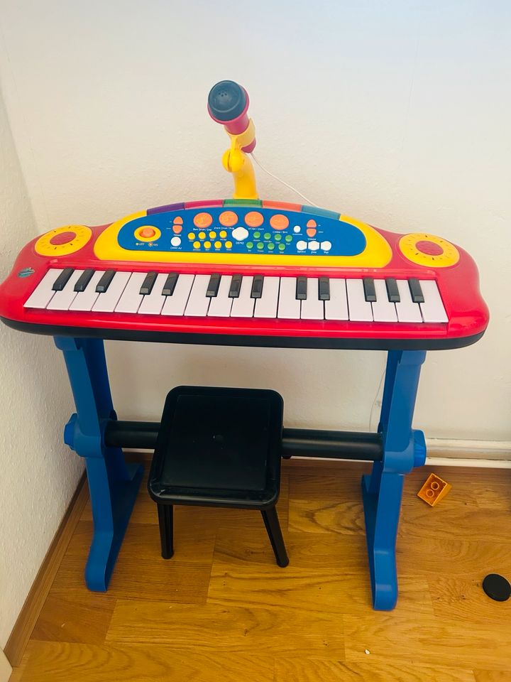 Kinder Keyboard (Klavier) in Bad Vilbel