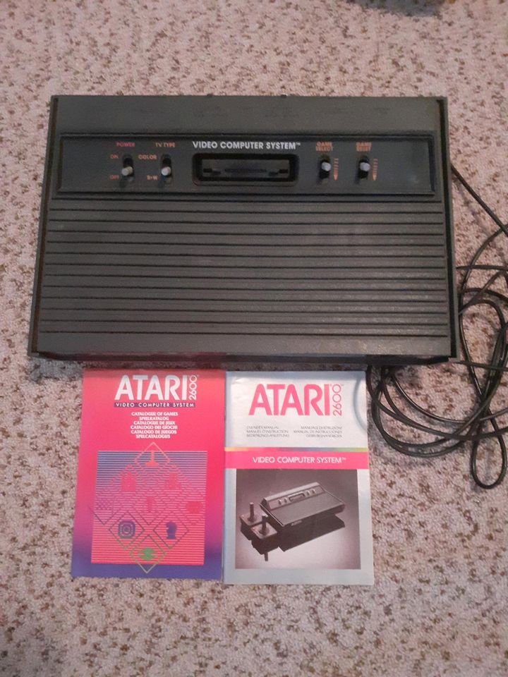 Atari 2600 Spielekonsole inkl. Anleitung + Handbuch in Spangenberg