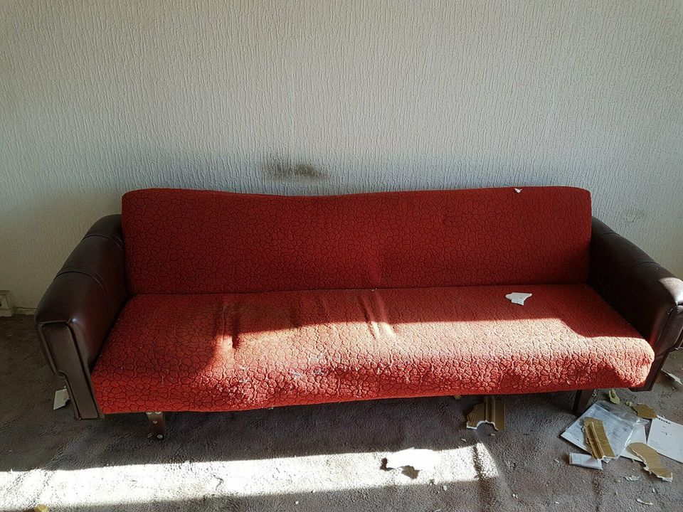 Gusva HmbH entsorgt  Sofa  Bett  Couch Sessel Waschmachine u.v.m. in Berlin
