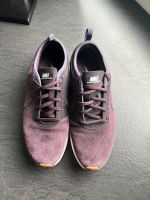 Nike Sneaker, 38,5 Lila/ brombeer , Wildleder Sachsen-Anhalt - Magdeburg Vorschau