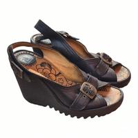 Fly london Sandalen Wedges schwarz 39 sexy Rarität Damen Nordrhein-Westfalen - Lünen Vorschau