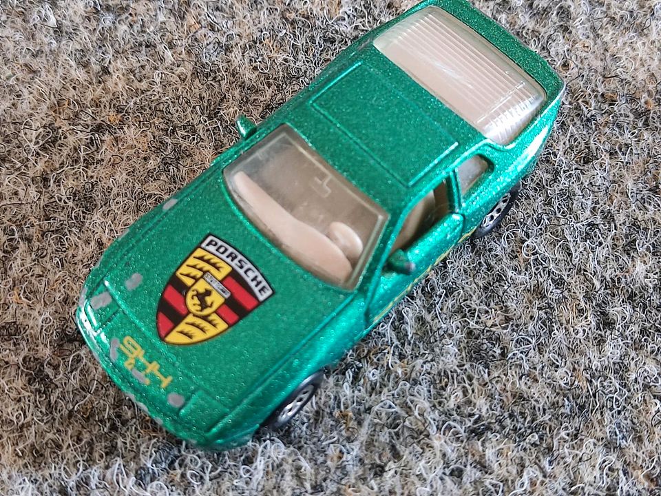 Matchbox Porsche 944 Turbo 1987 in Laboe