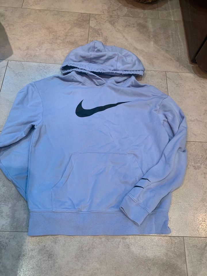 Nike Sportswear Hoodie Kapuzenpullover in lila Gr. XS wie Neu in Vinningen