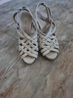 Plateau Pumps Nordrhein-Westfalen - Hilden Vorschau